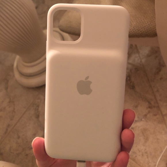 Apple Accessories - Iphone 11 max charging phone case